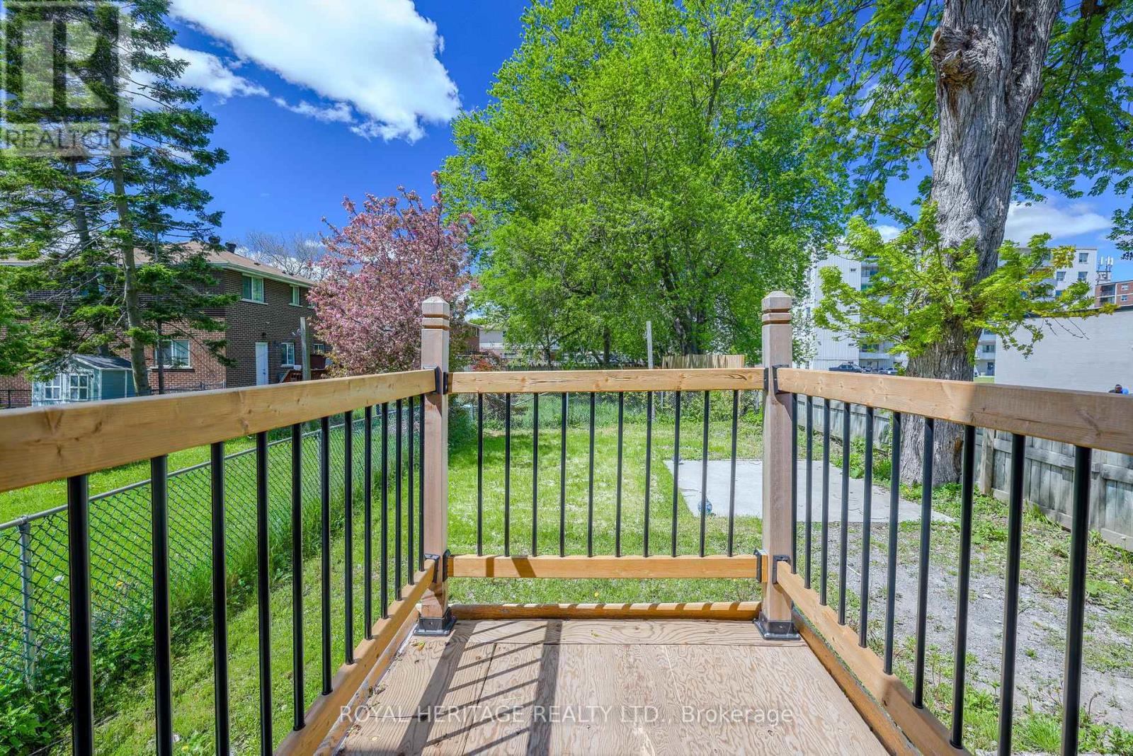 1092 CEDAR STREET - 36