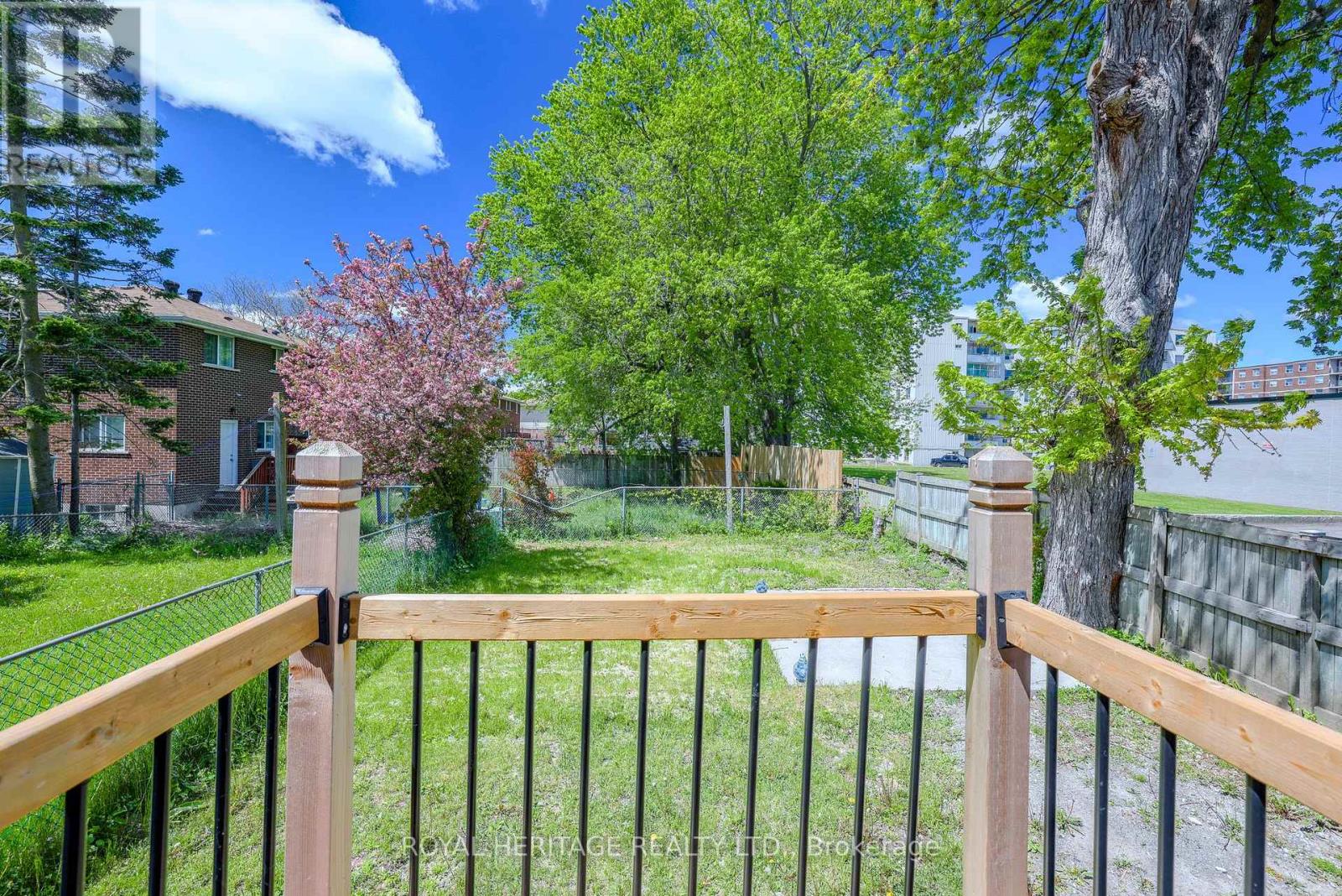 1092 CEDAR STREET - 37