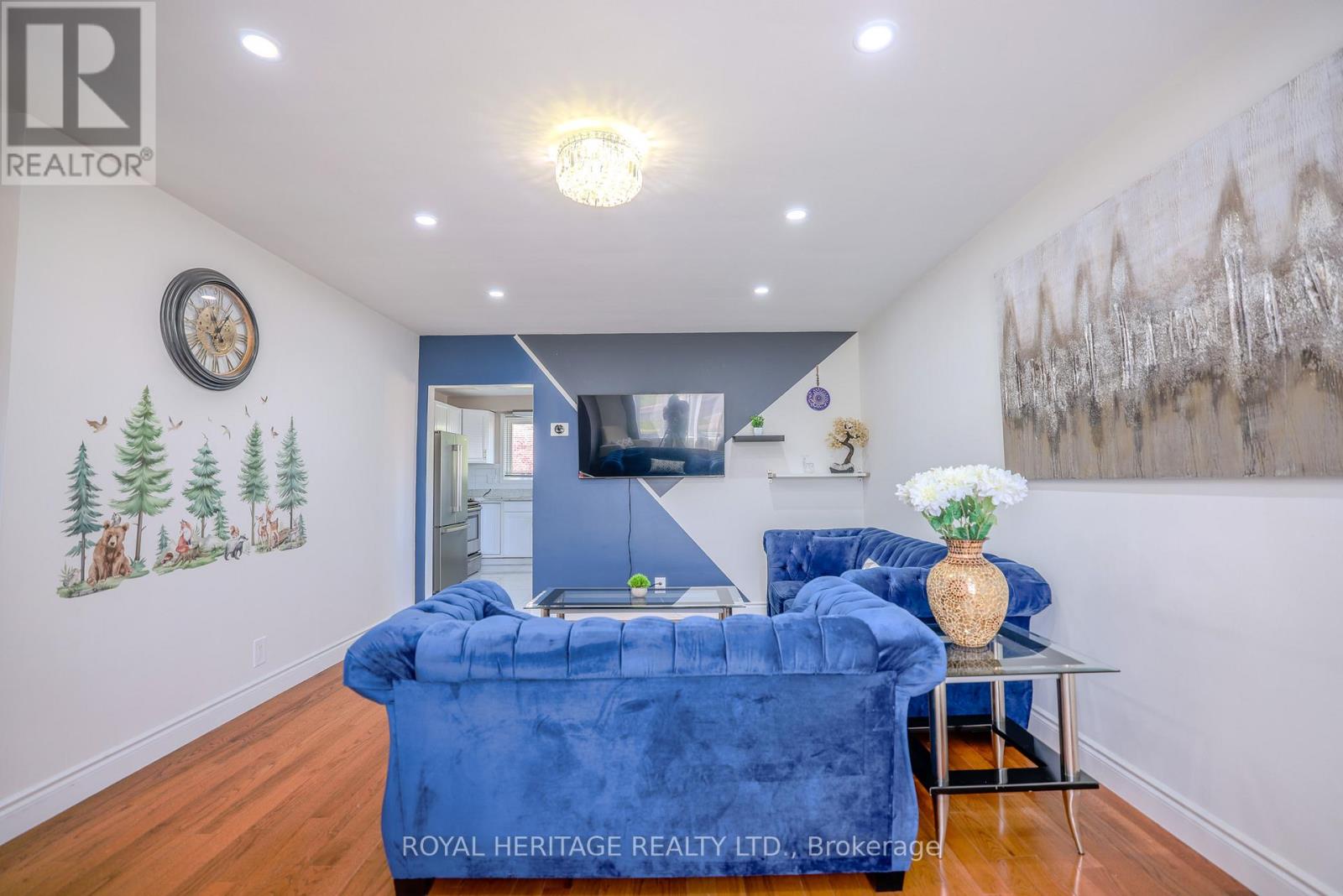 1092 CEDAR STREET - 7