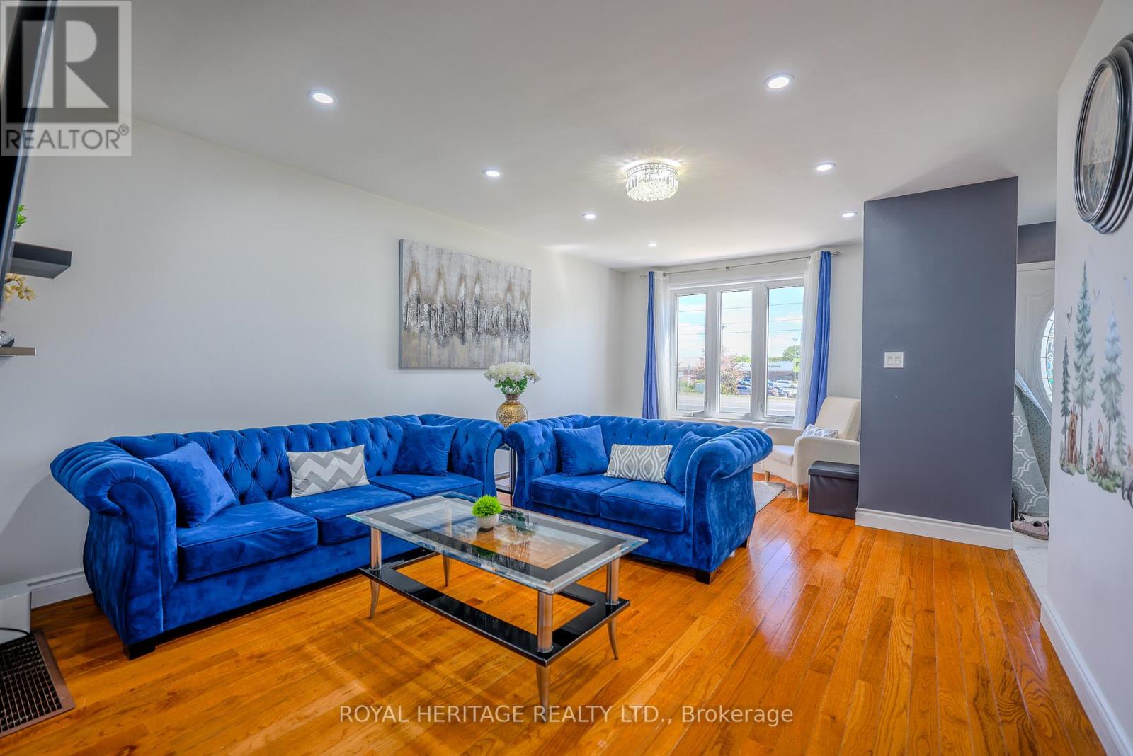 1092 CEDAR STREET - 8