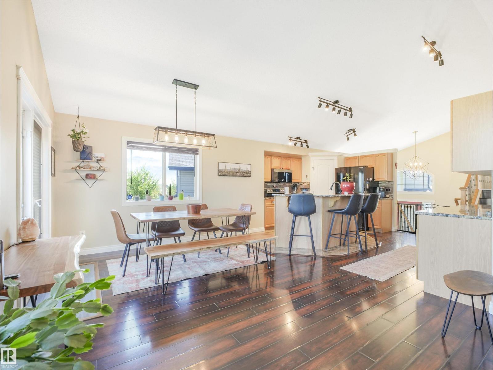 4832 157 AV NW - 19