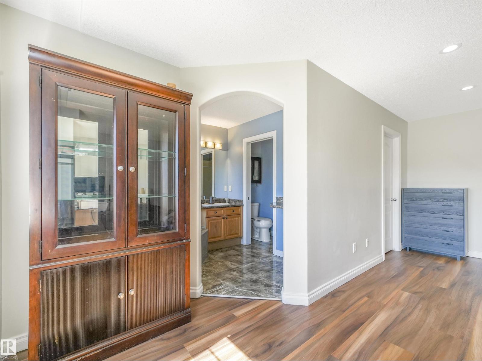 4832 157 AV NW - 32