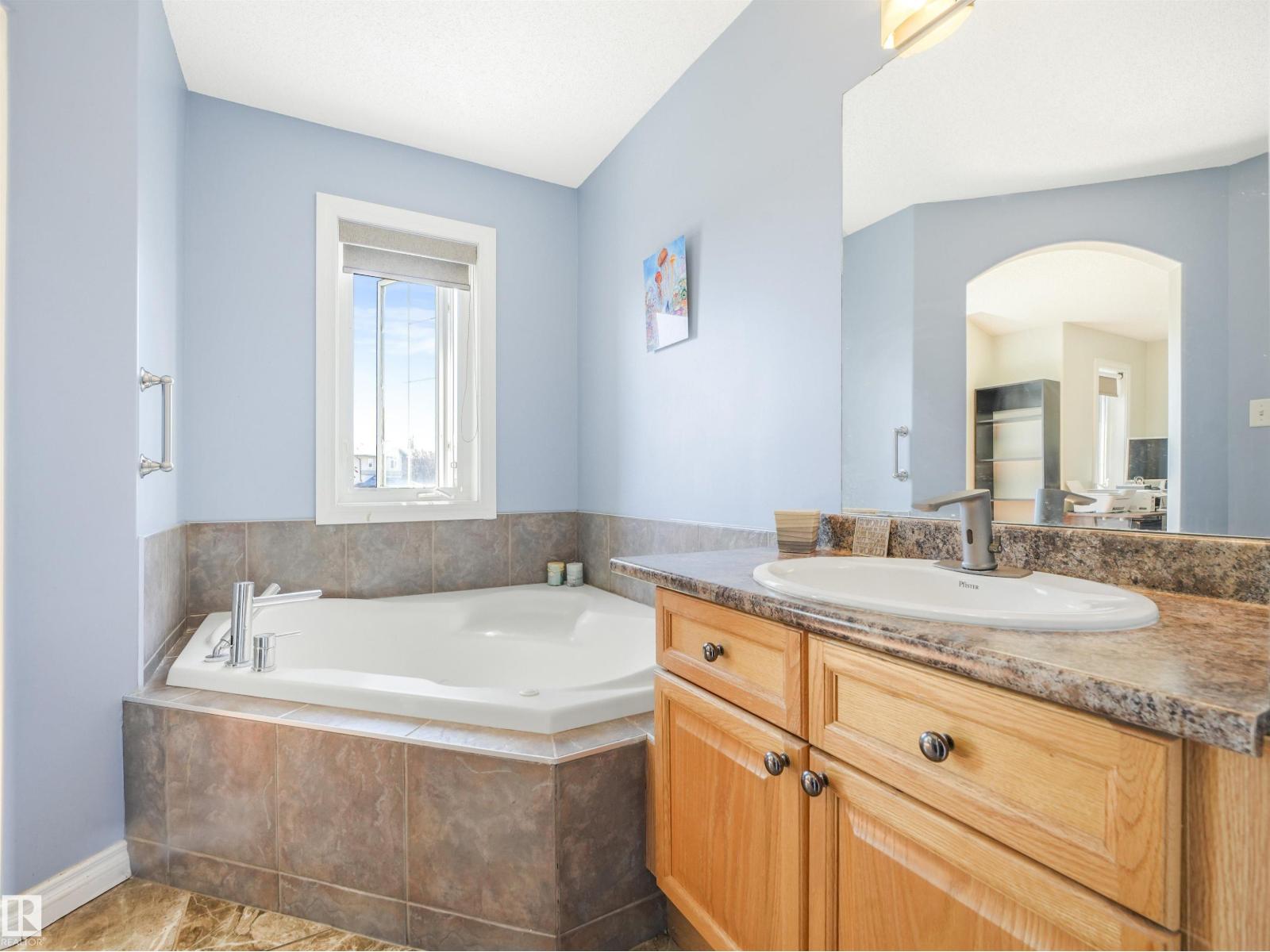 4832 157 AV NW - 34