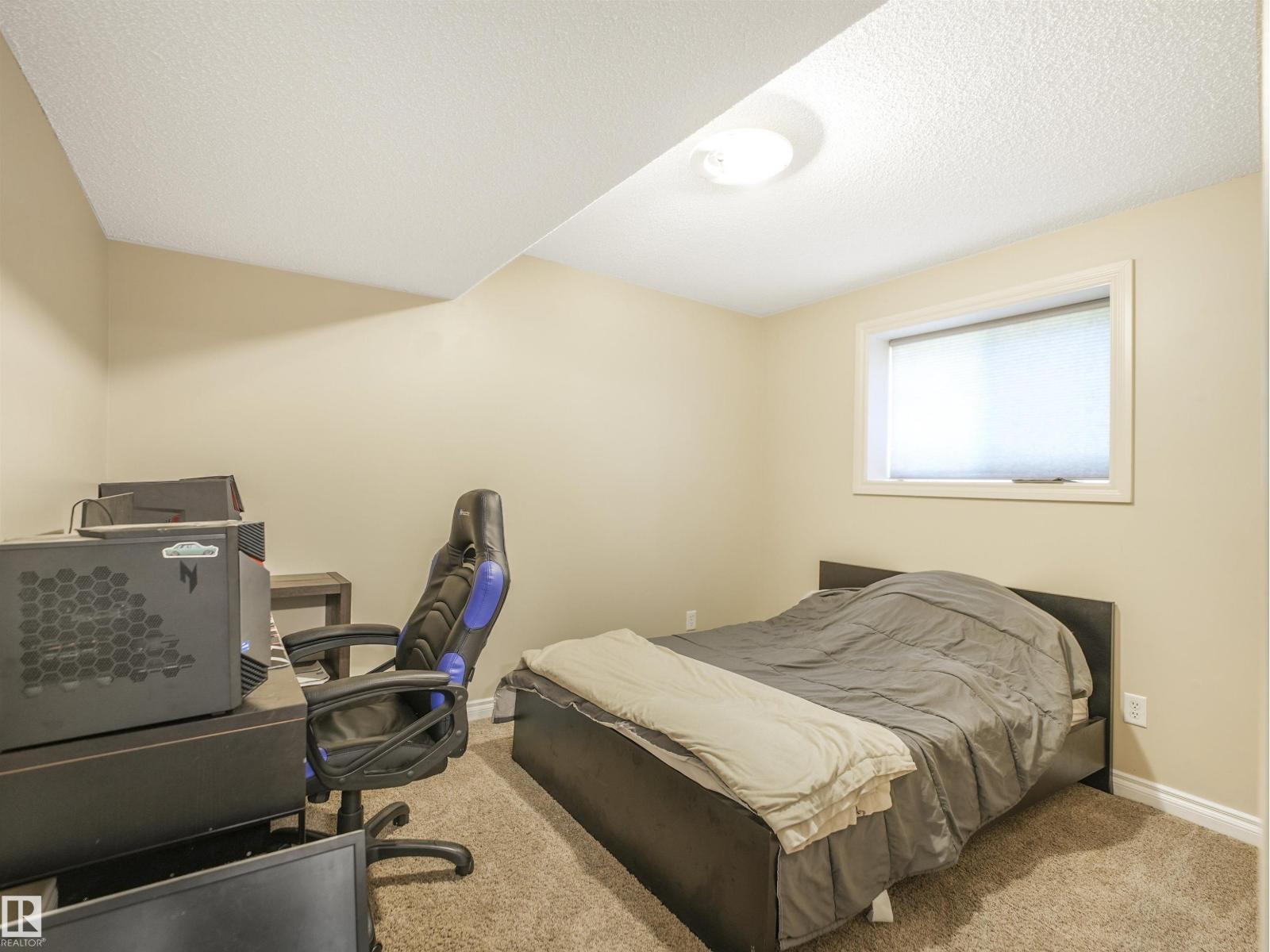 4832 157 AV NW - 40