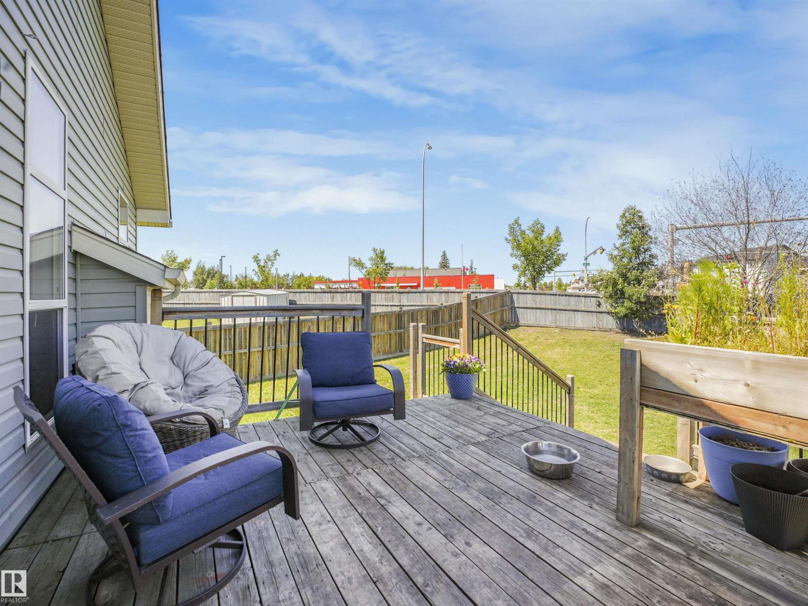 4832 157 AV NW - 48