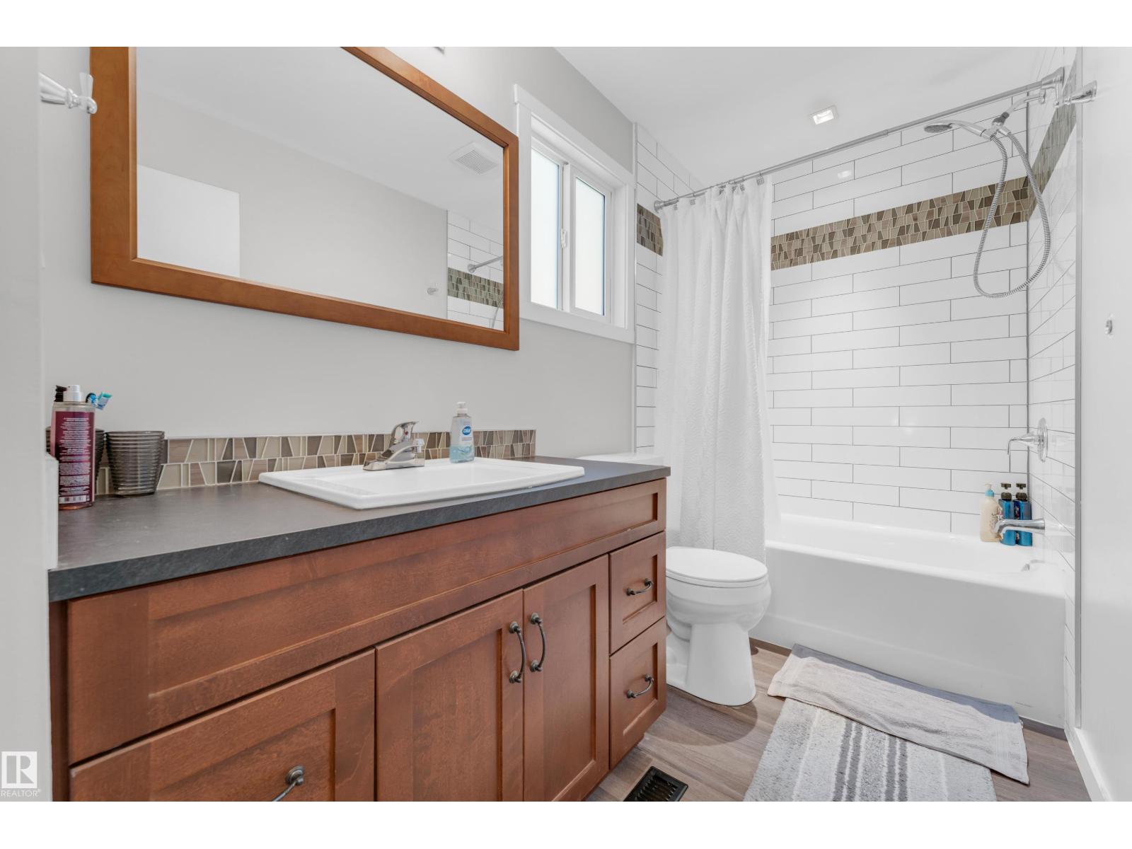 #45 1820 56 ST NW - 20