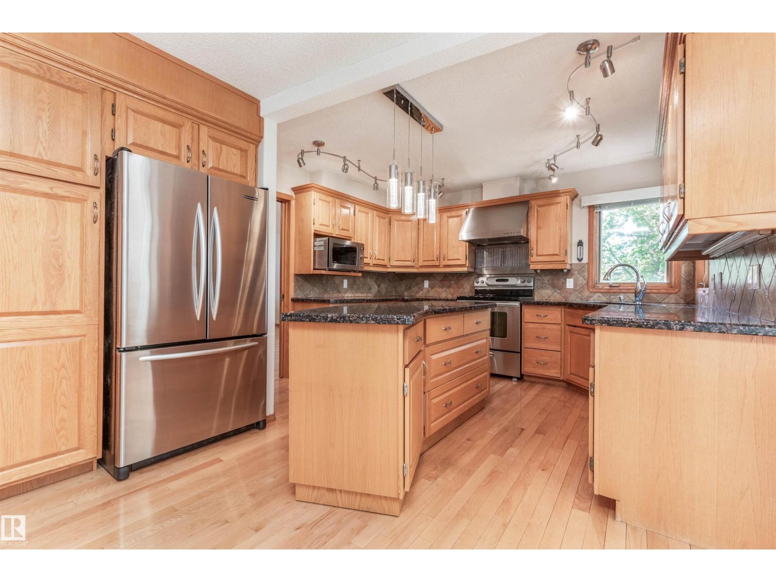 3 NEWPORT DR - 15