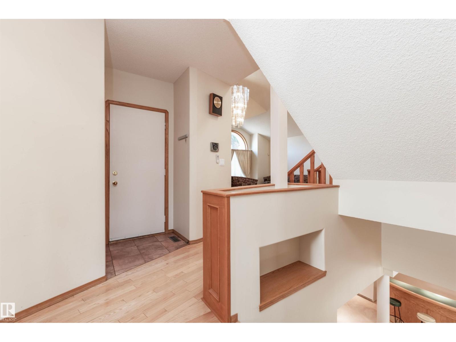 3 NEWPORT DR - 19