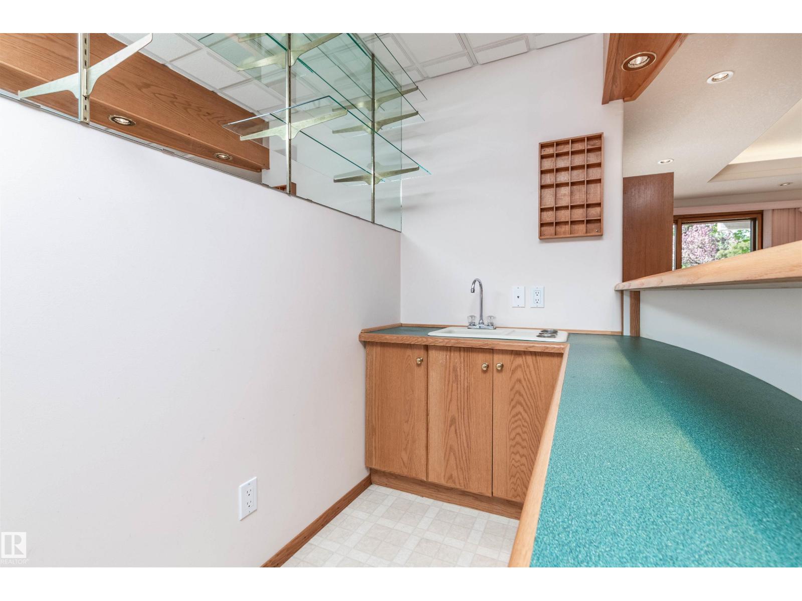 3 NEWPORT DR - 42