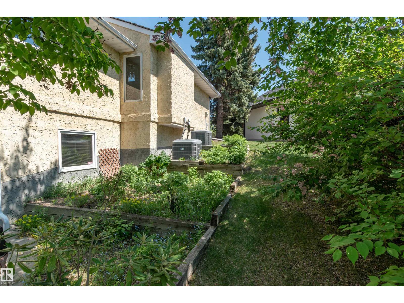 3 NEWPORT DR - 63