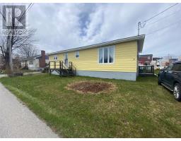 7 Forest Avenue thumbnail 2