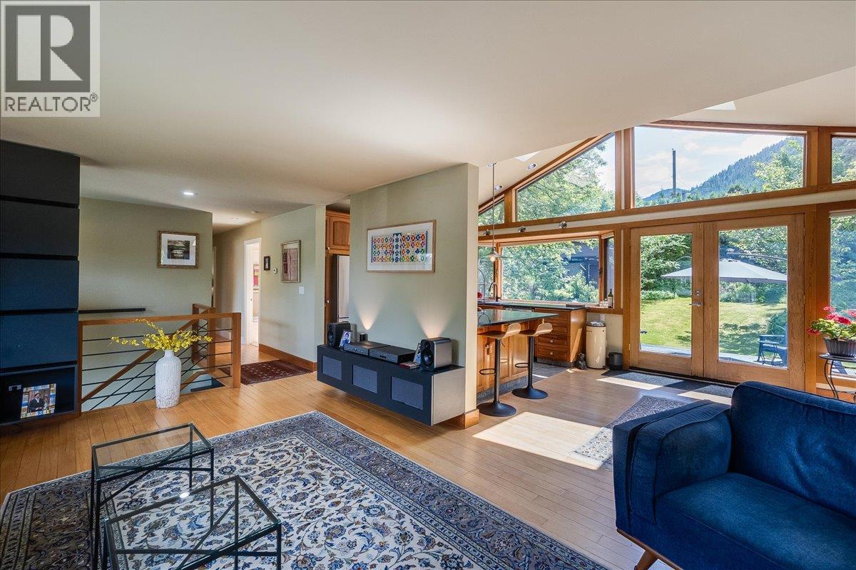 1001 GILKER Street - 7