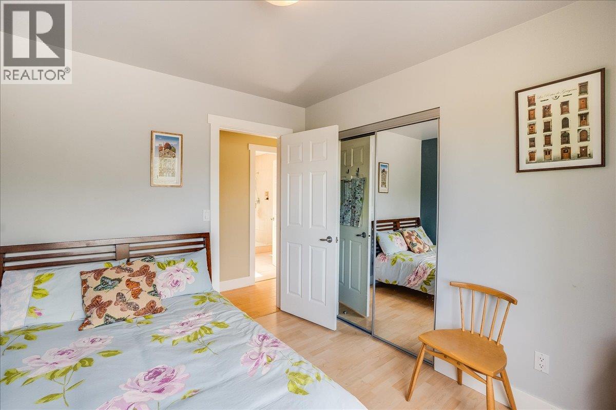 1001 GILKER Street - 20