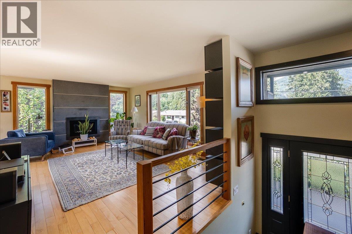 1001 GILKER Street - Image 3