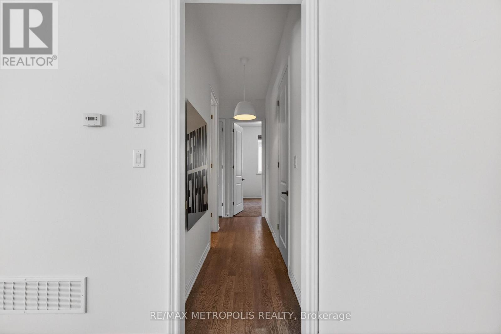 298 RAMBLEWOOD DRIVE - 21