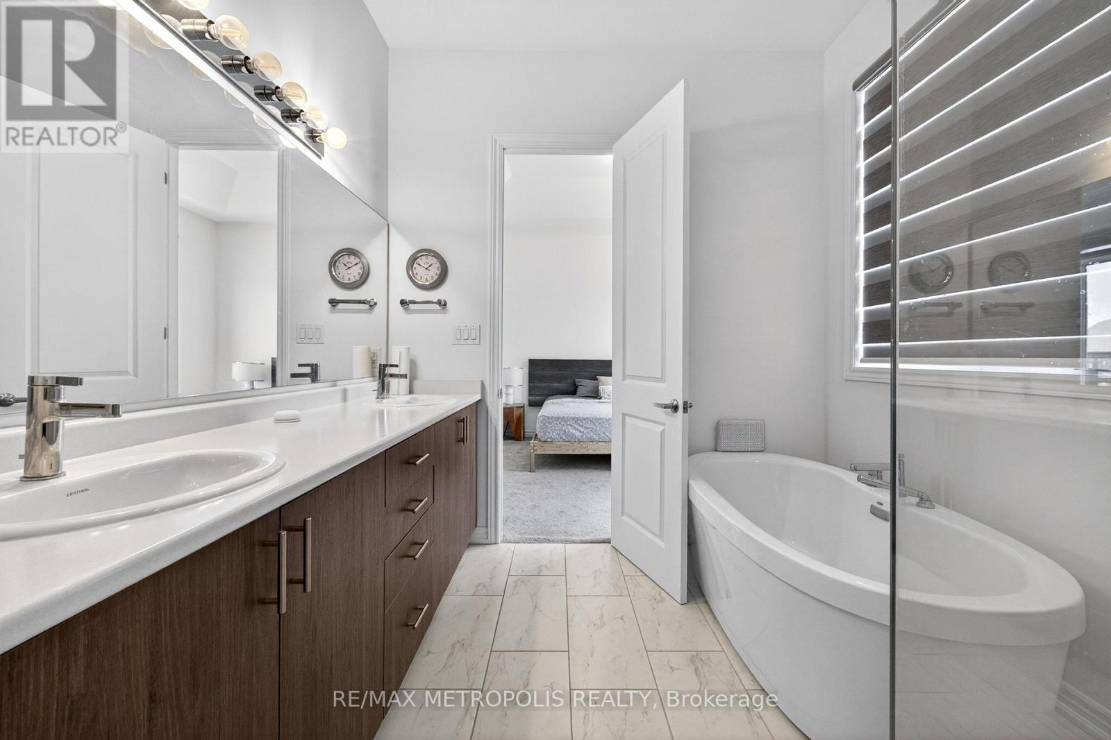 298 RAMBLEWOOD DRIVE - 23