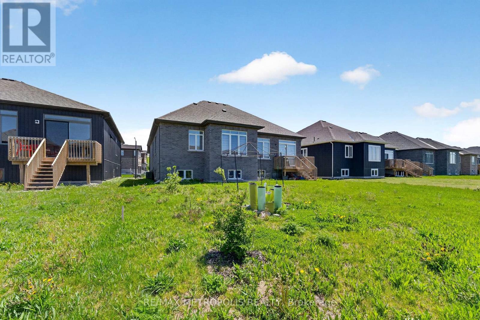 298 RAMBLEWOOD DRIVE - 36