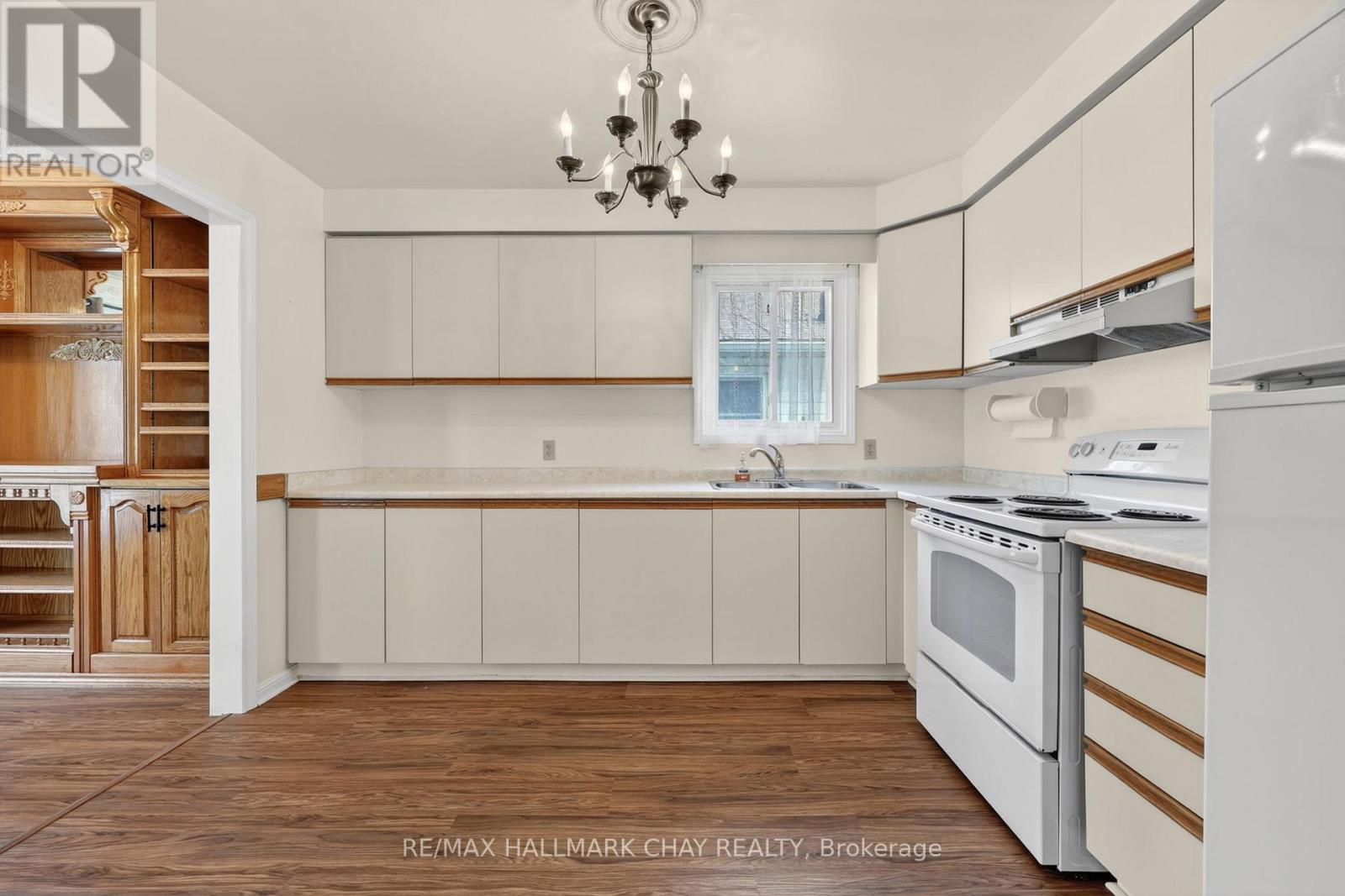 13 BRONTE CRESCENT - 15