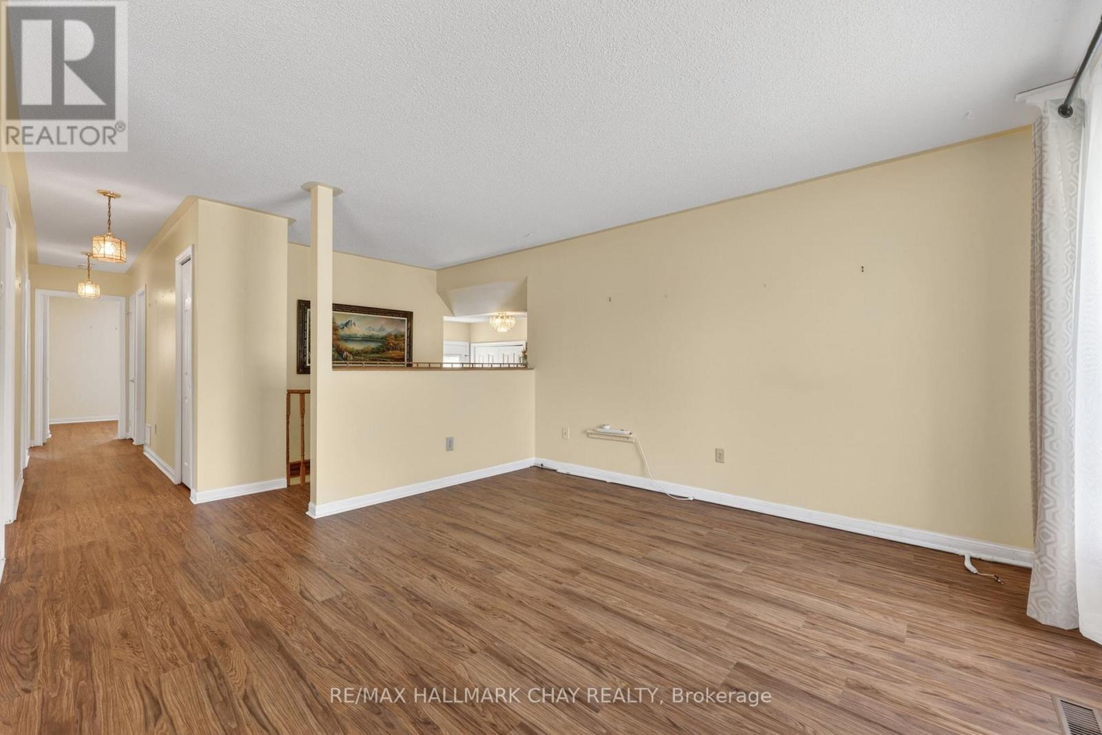 13 BRONTE CRESCENT - 21
