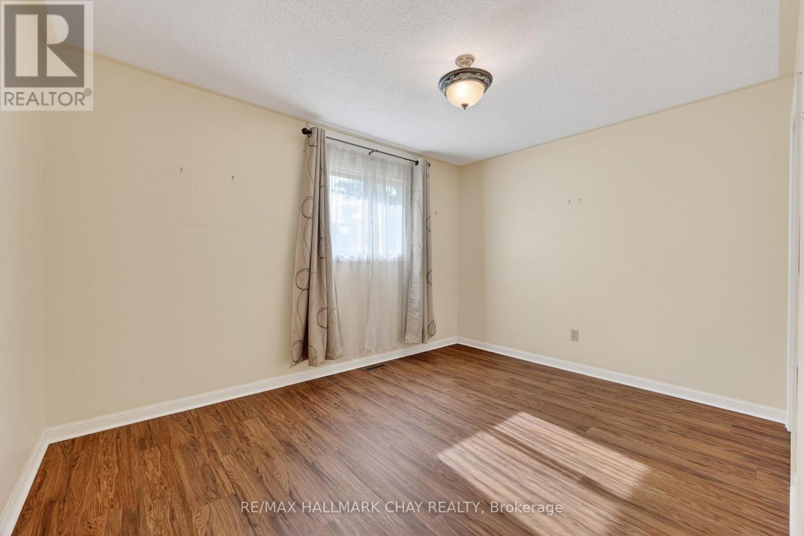 13 BRONTE CRESCENT - 24