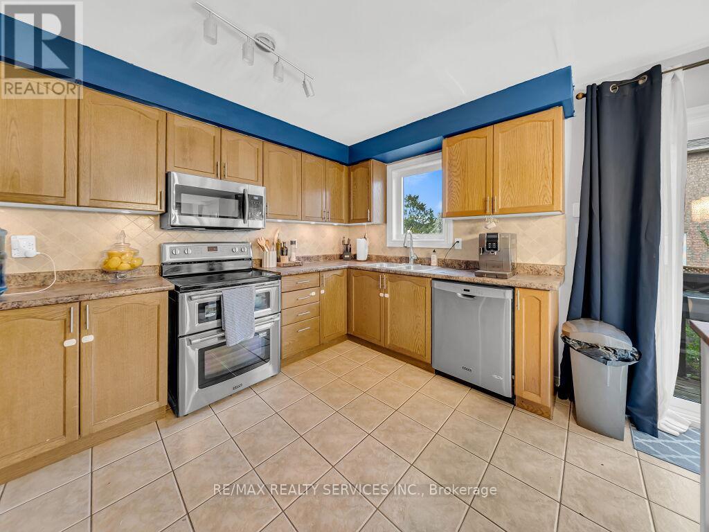 13 MISTYCREEK CRESCENT - 17