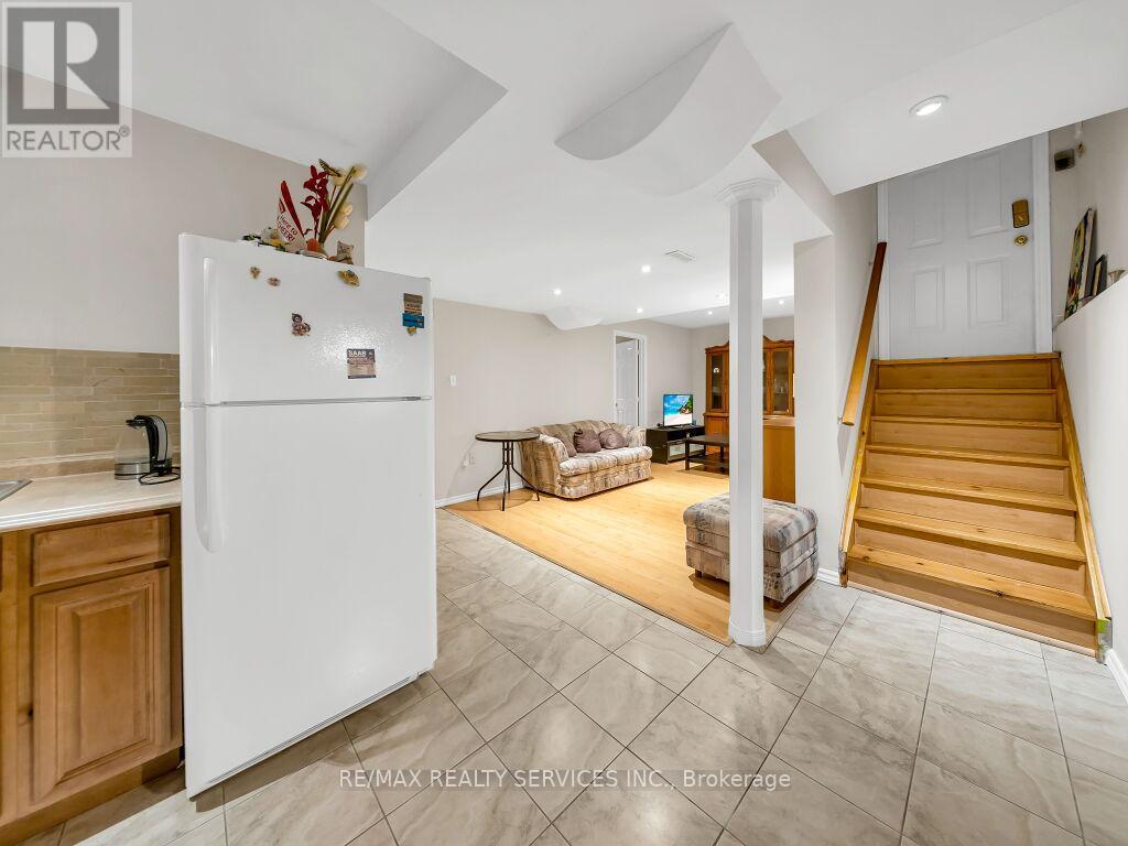 13 MISTYCREEK CRESCENT - 37
