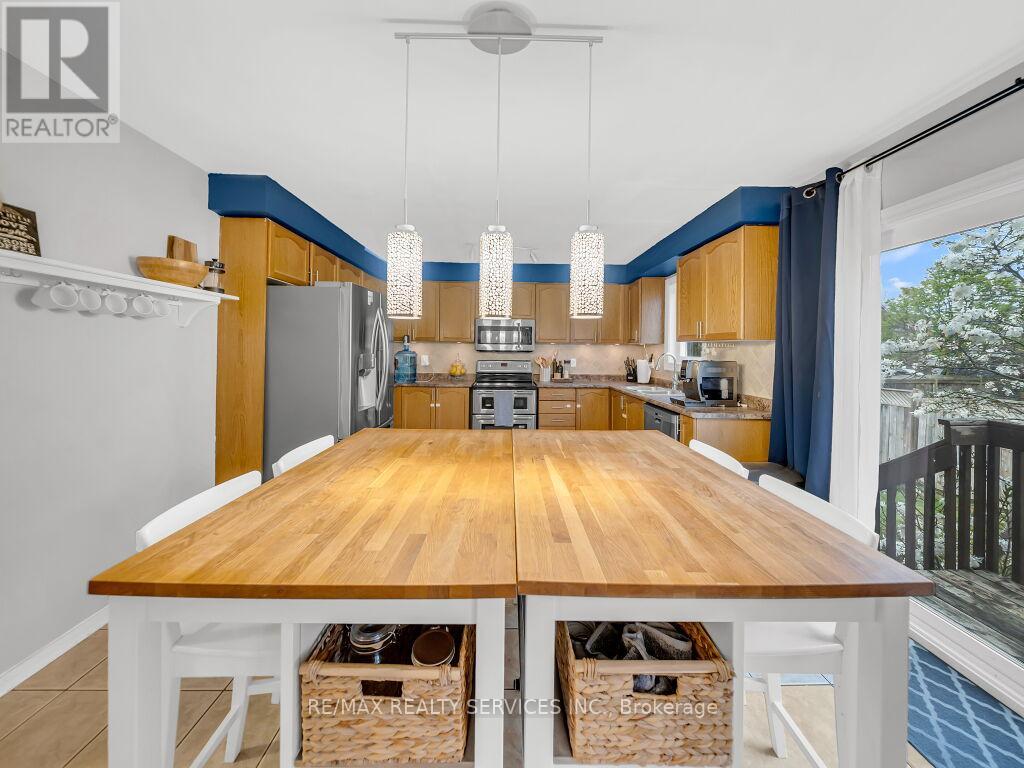 13 MISTYCREEK CRESCENT - 14