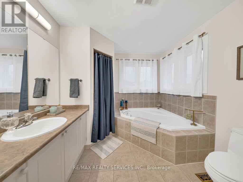 13 MISTYCREEK CRESCENT - 23