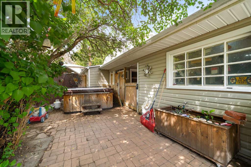 218 Altawana Avenue NE - 27