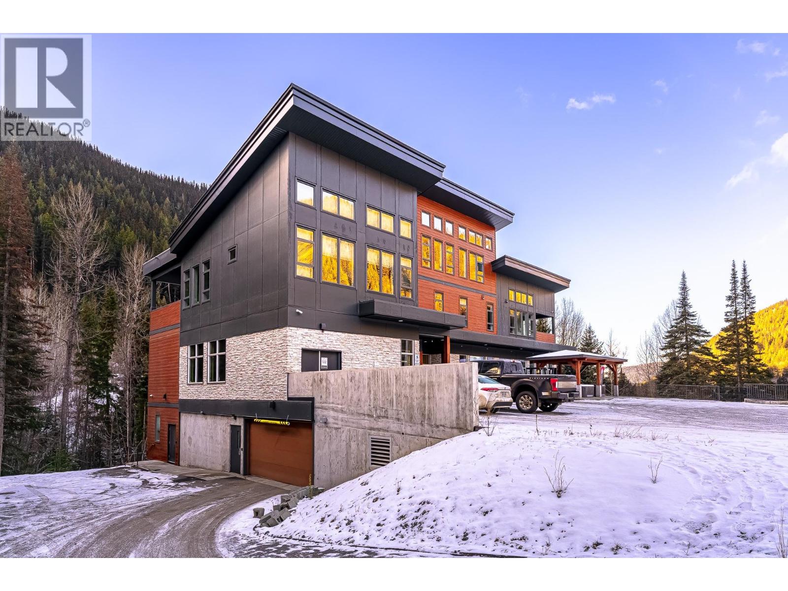 136 1130 SUN PEAKS Road - main photo