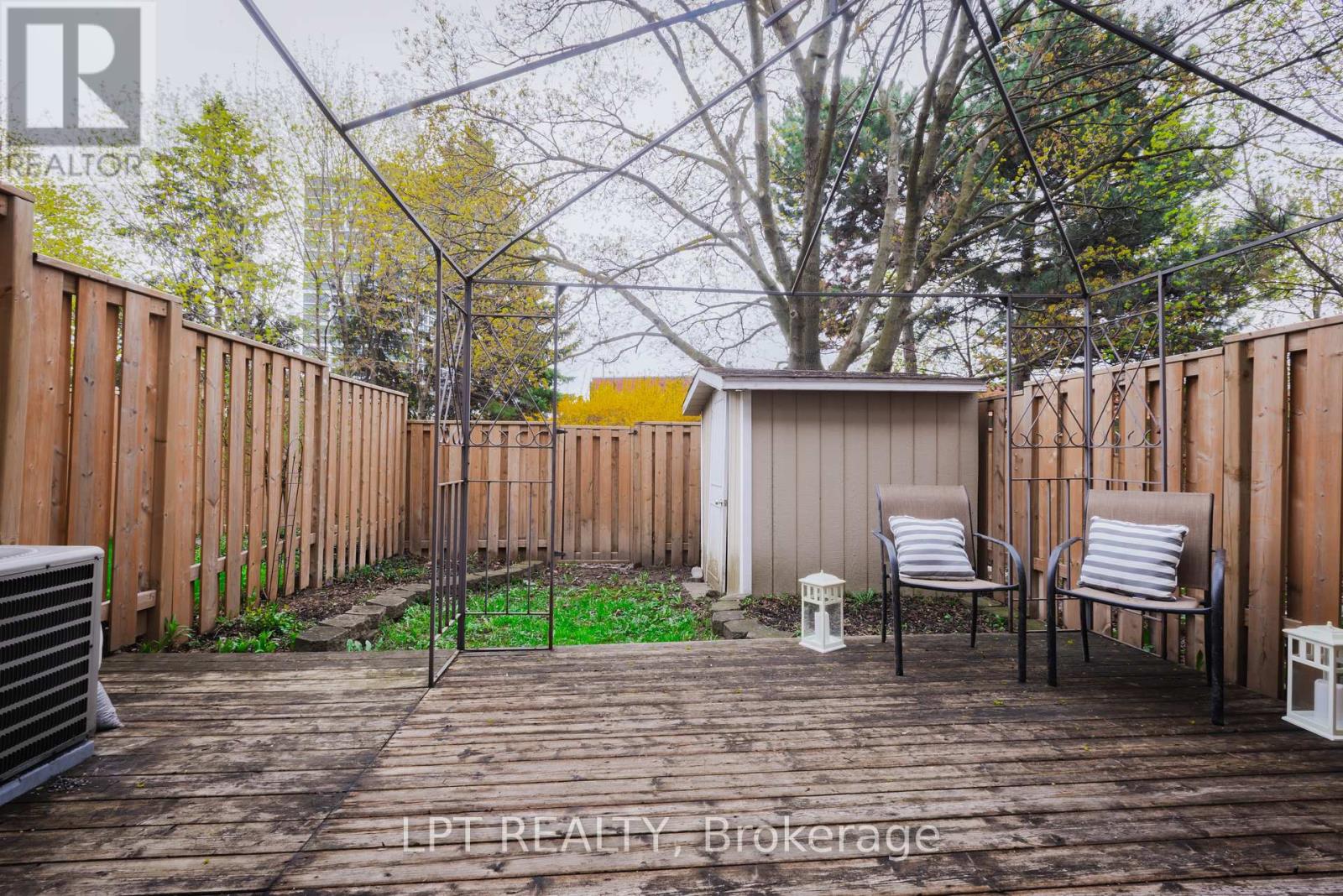 #3 318 LAURIER AVENUE - 21