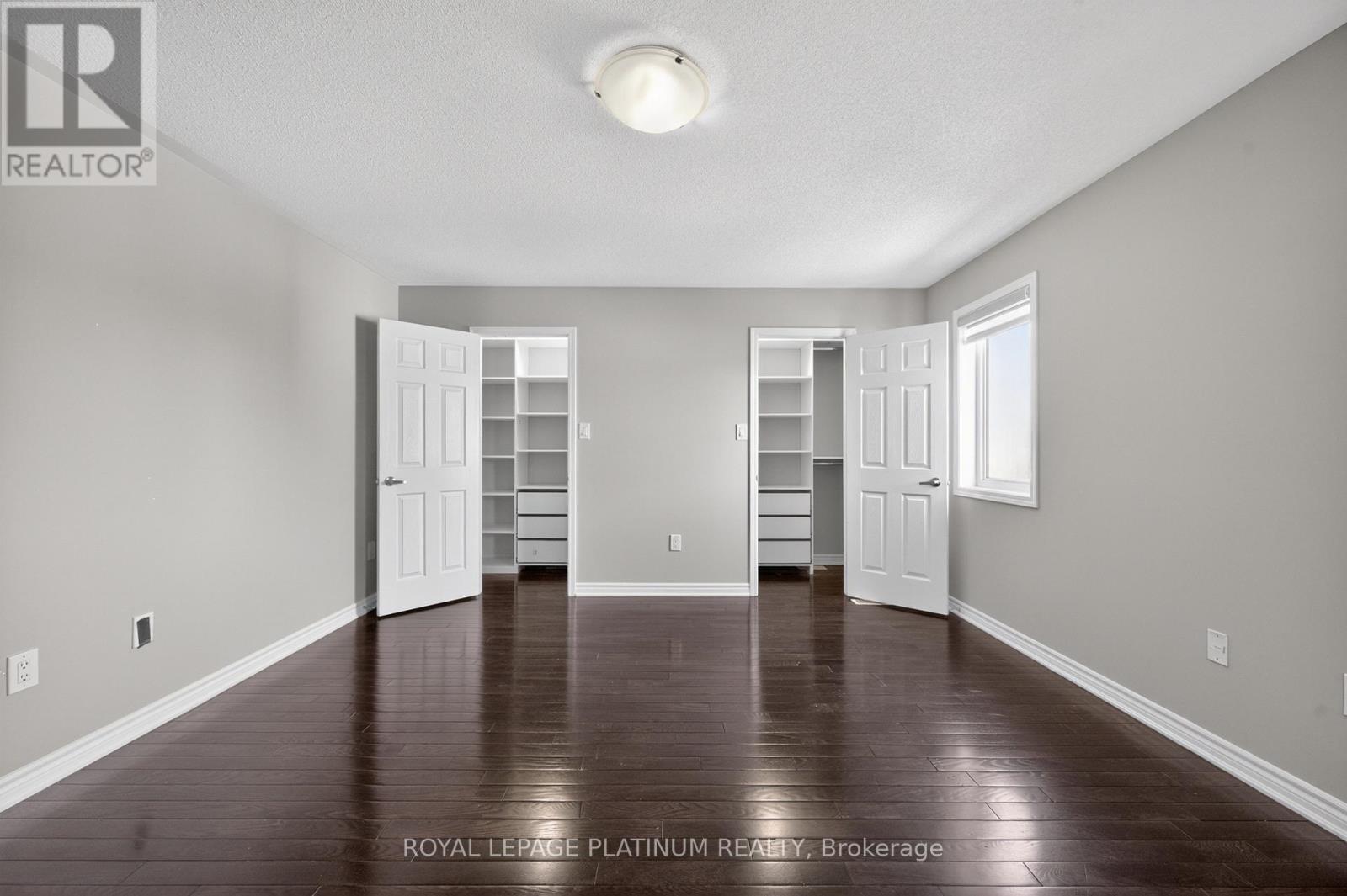 15 AYLESBURY DRIVE - 23