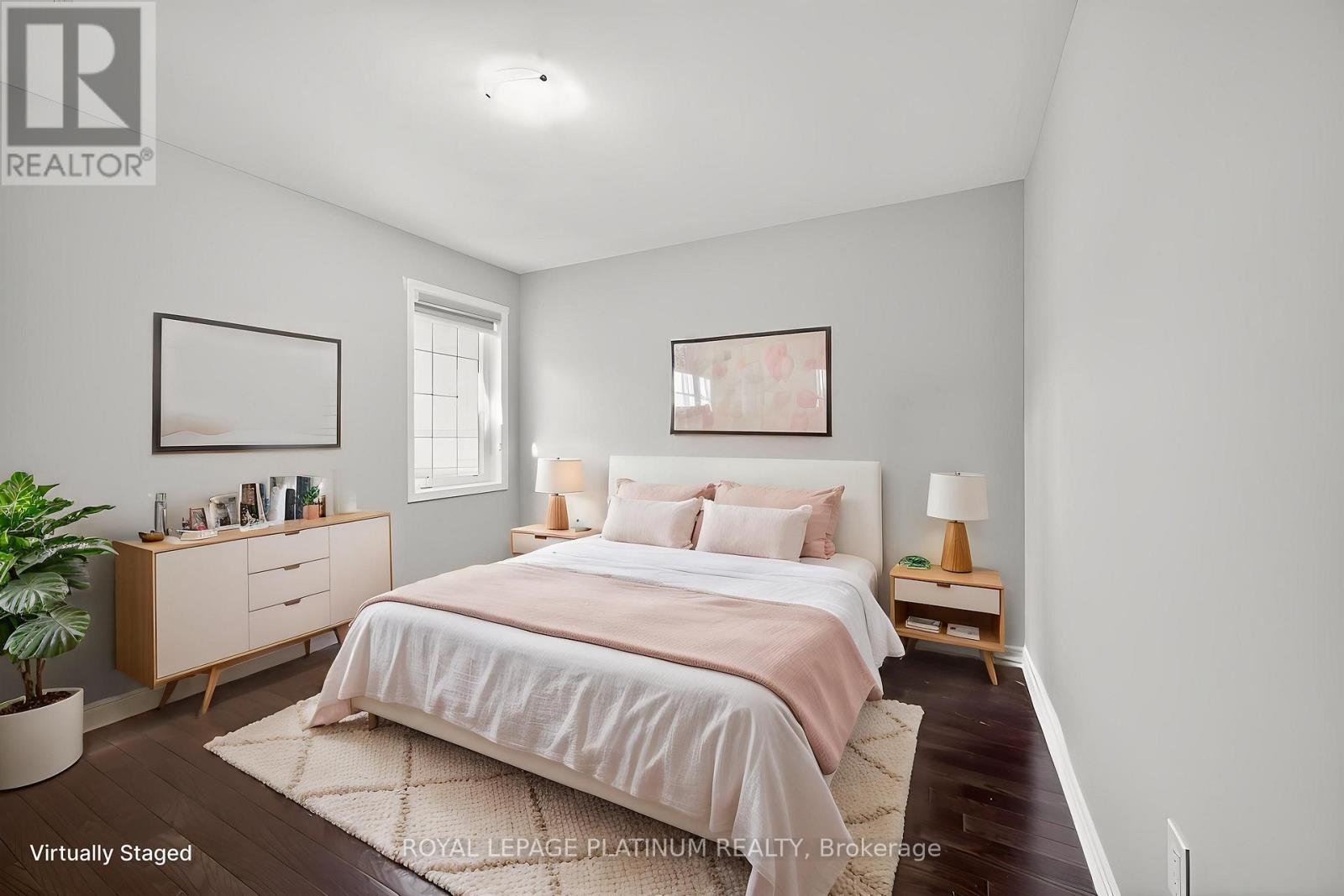 15 AYLESBURY DRIVE - 31