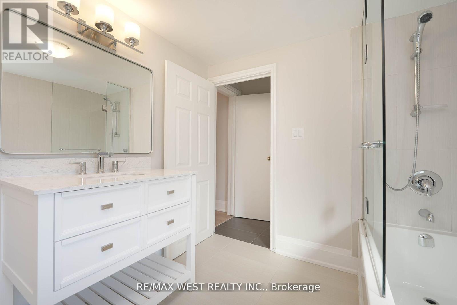 115 EDWIN AVENUE - 20