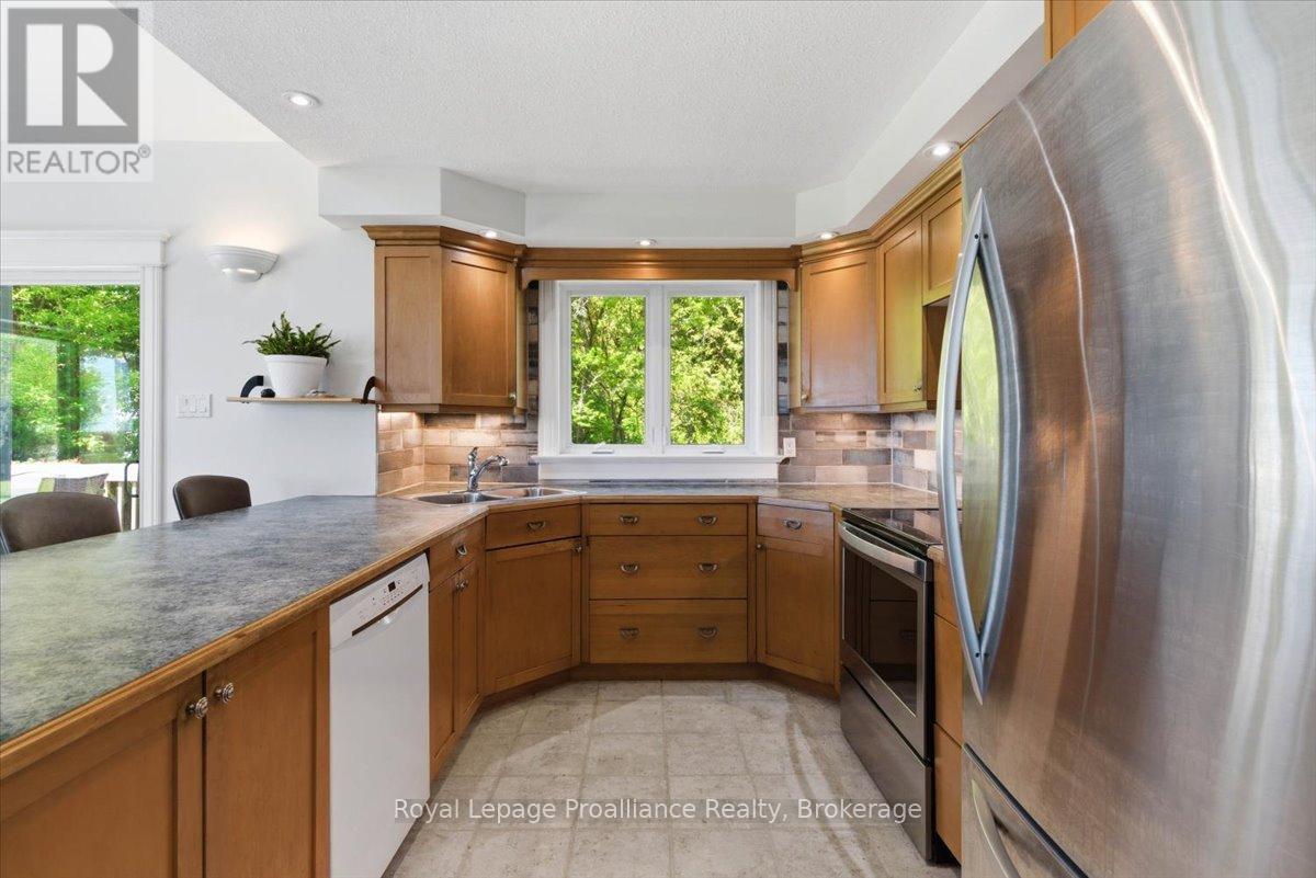 233 PARKVIEW ROAD - 14