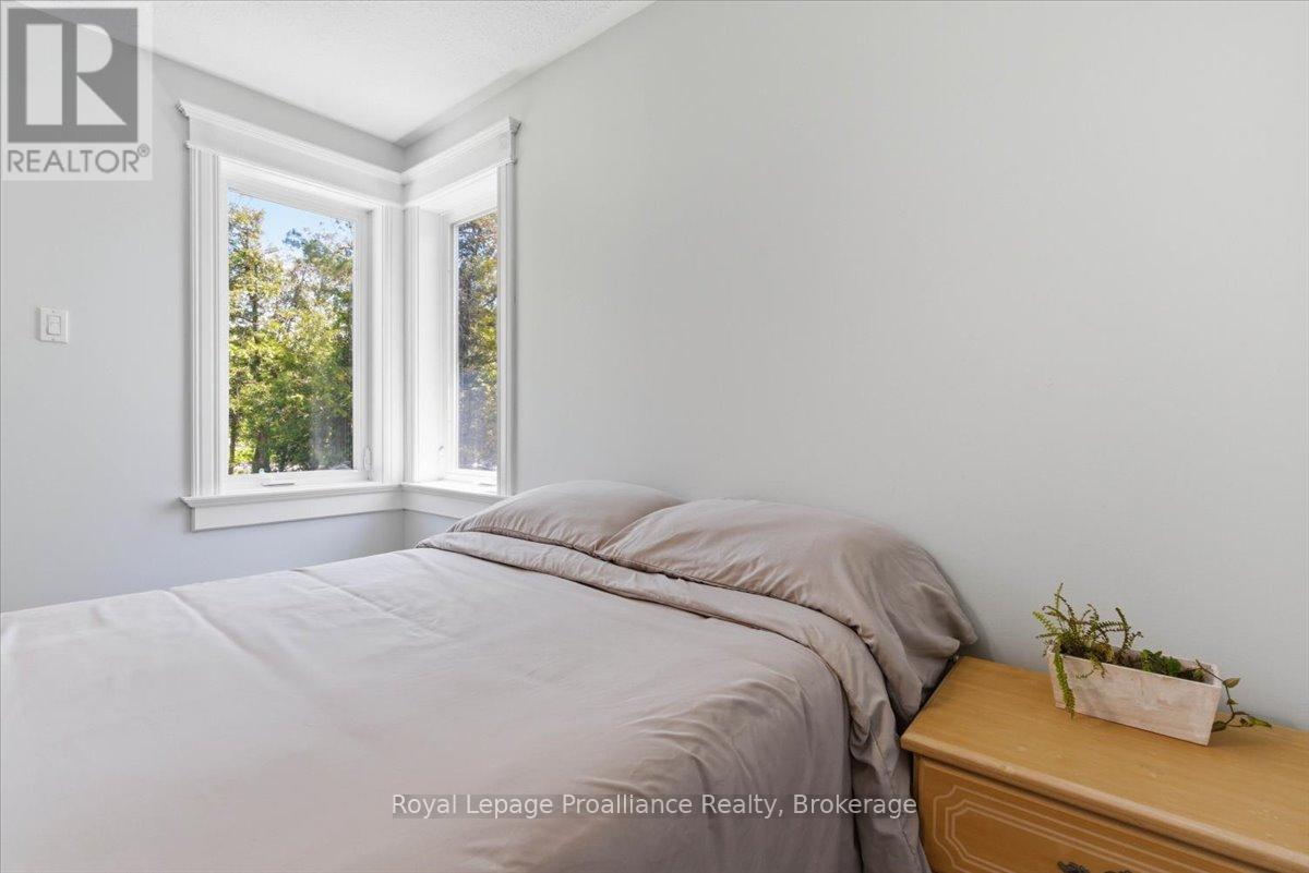 233 PARKVIEW ROAD - 23
