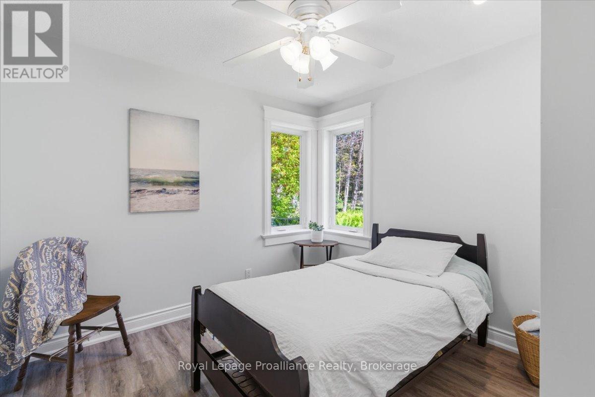 233 PARKVIEW ROAD - 24