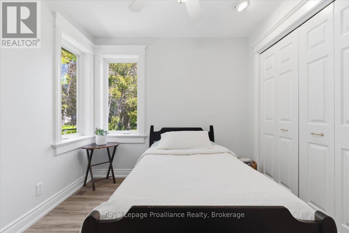 233 PARKVIEW ROAD - 25