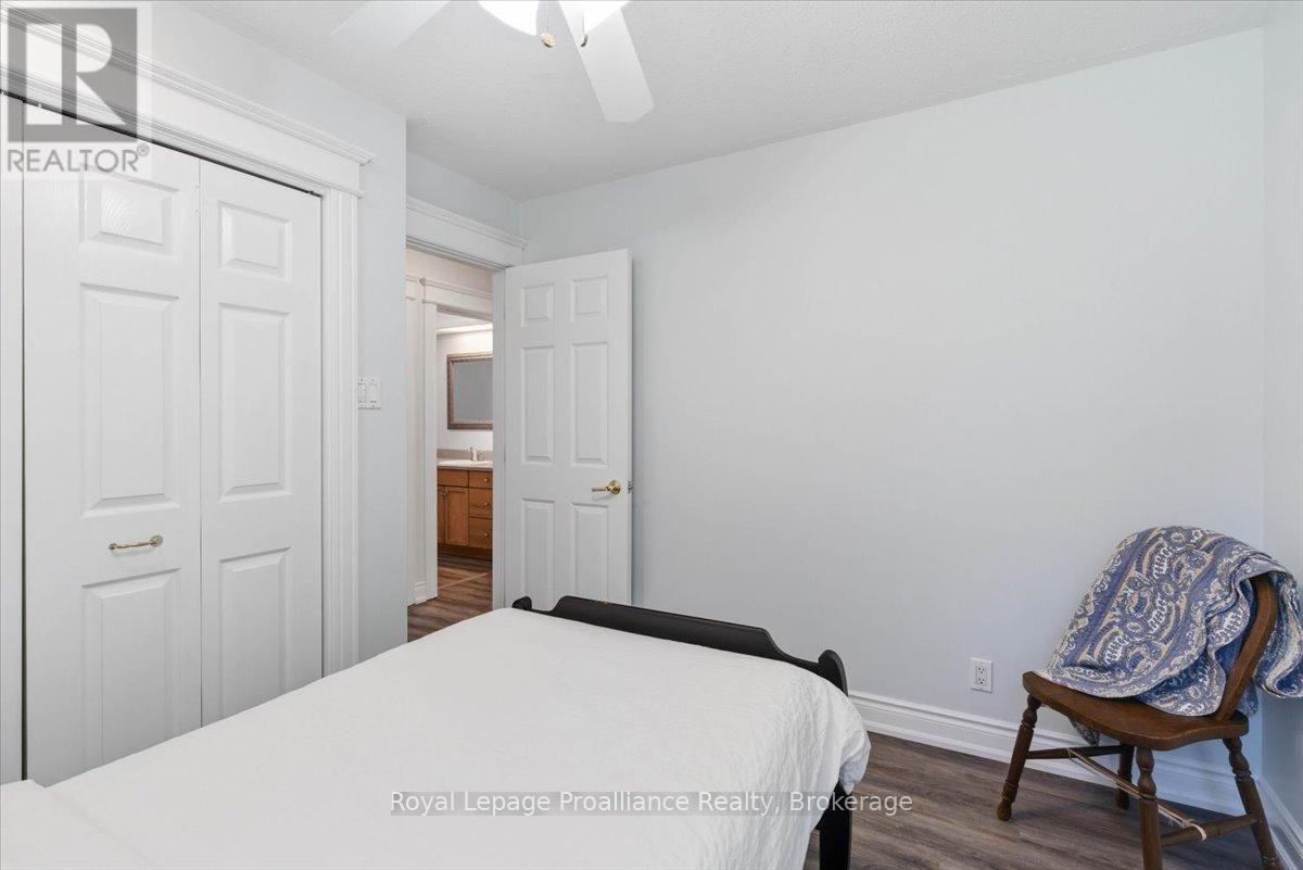 233 PARKVIEW ROAD - 26