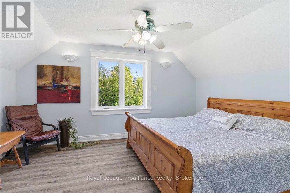 233 PARKVIEW ROAD - 32