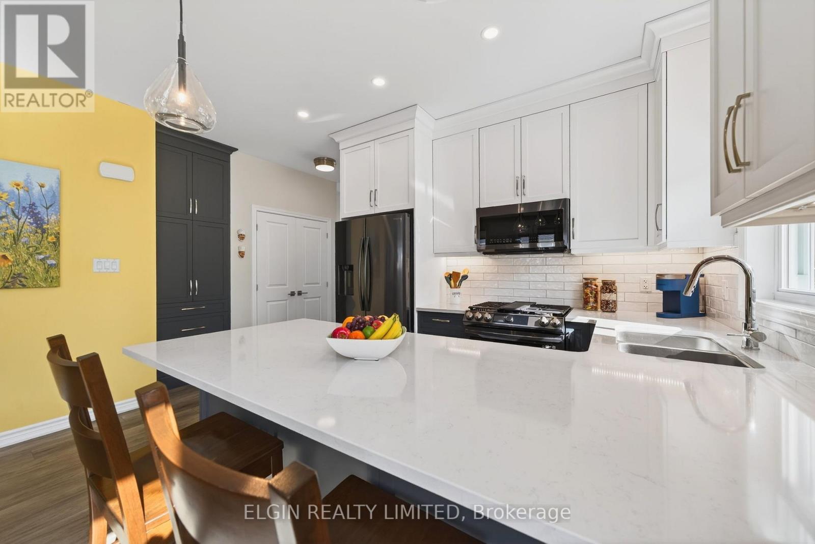 30 REGATTA WAY - 12
