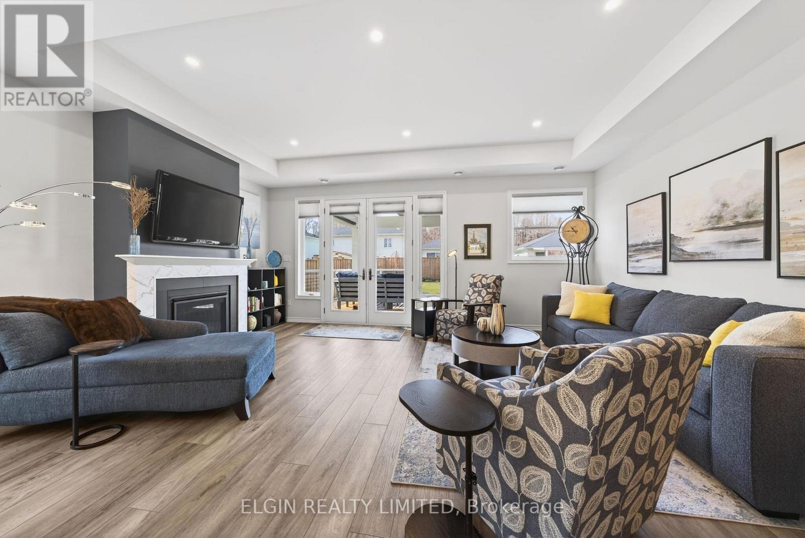 30 REGATTA WAY - 14