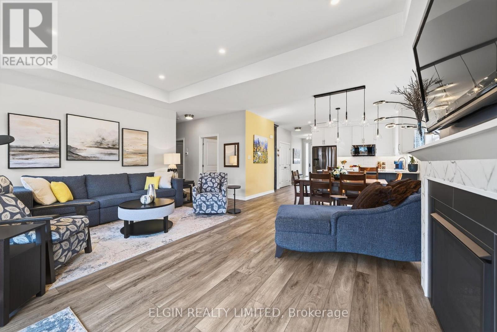 30 REGATTA WAY - 18