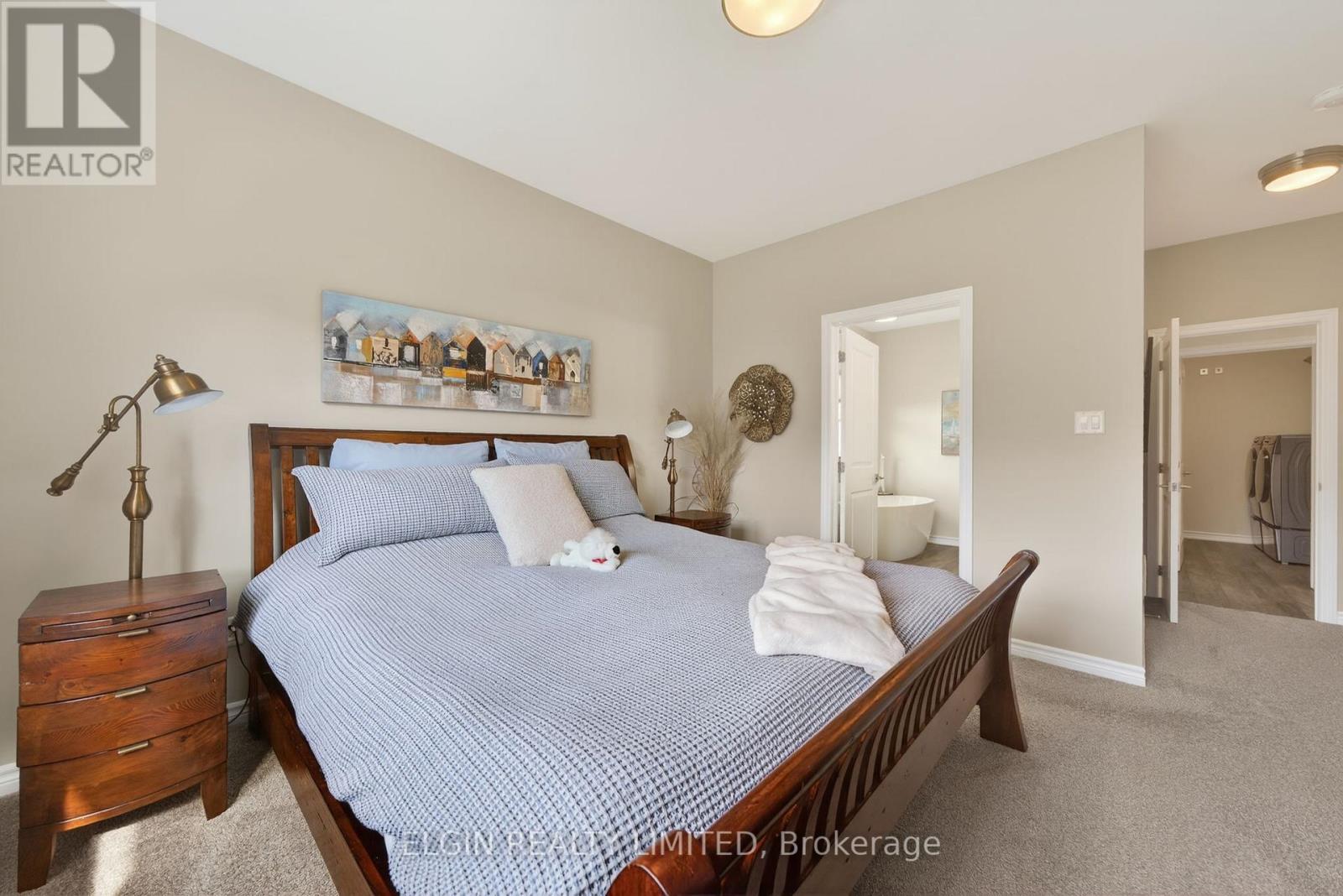 30 REGATTA WAY - 23