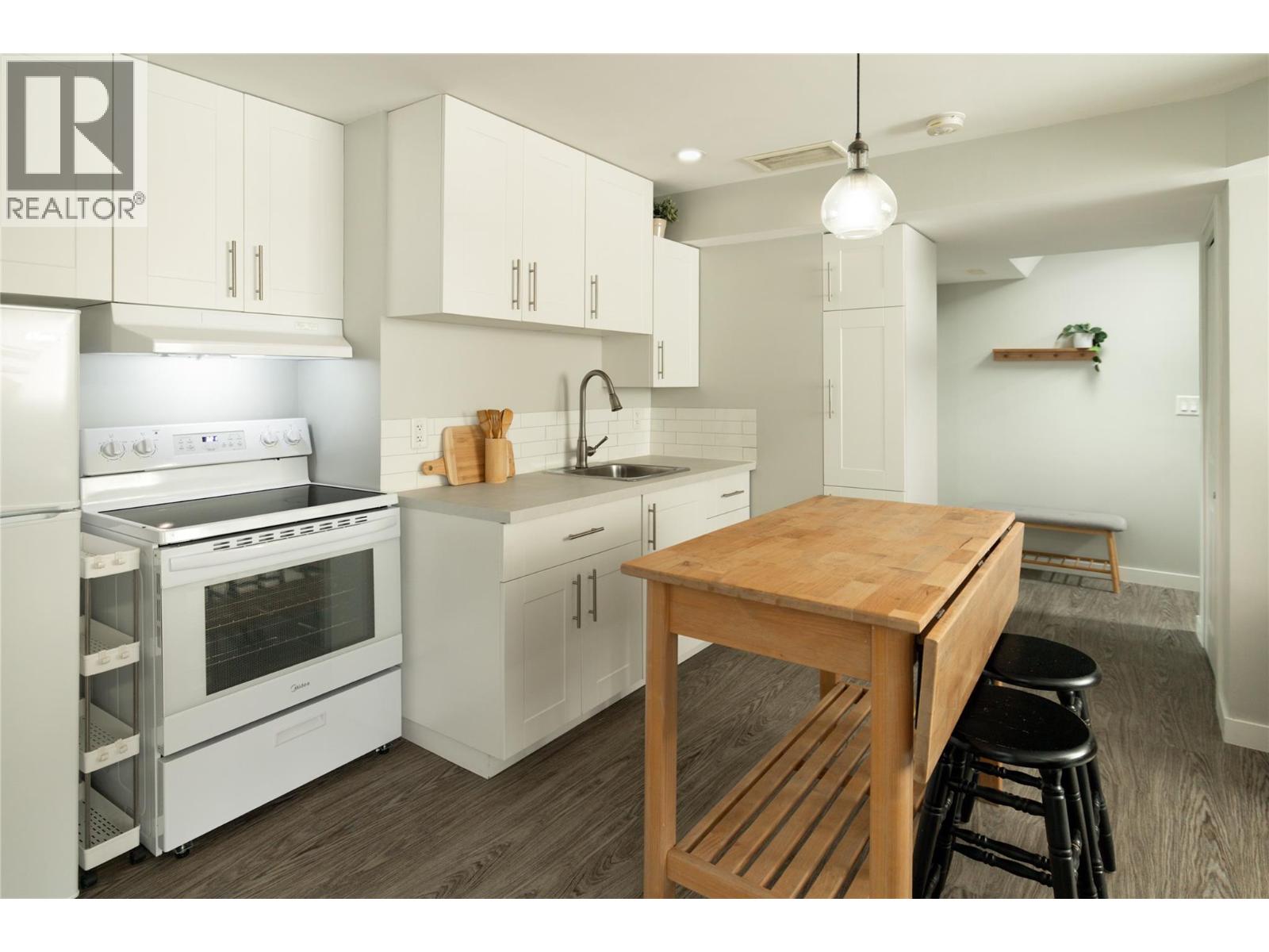 1209 Bergamot Avenue, Kelowna