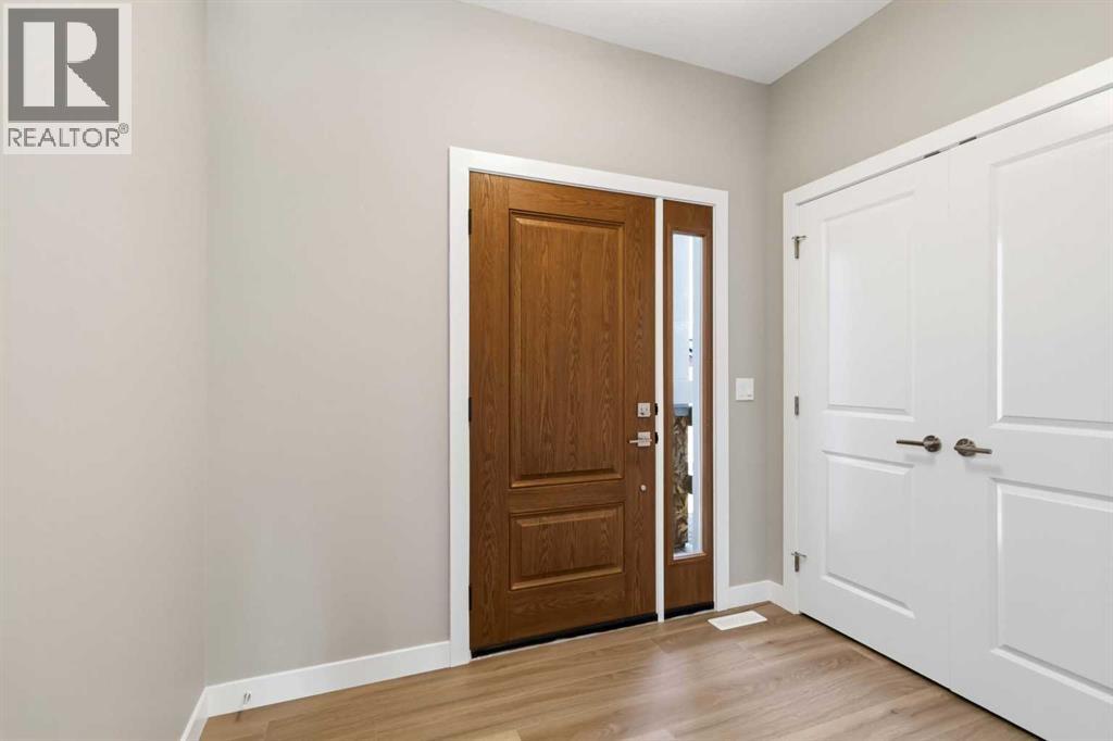 241 WARREN Way - 5