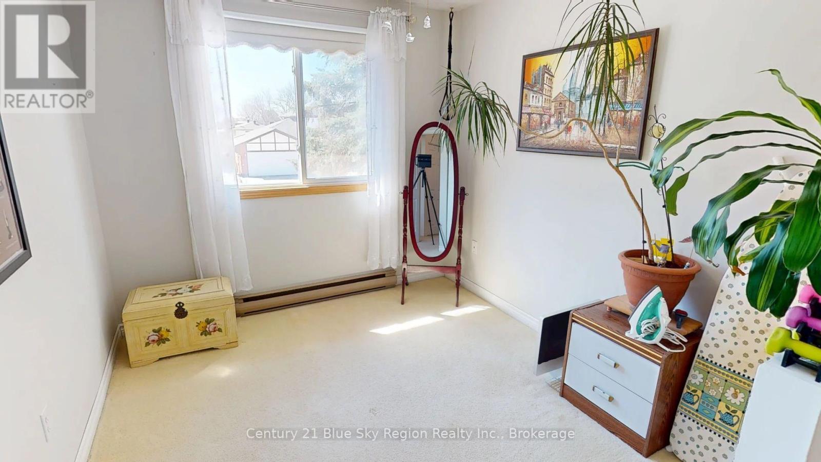 25 CARRIAGE CRESCENT - 24