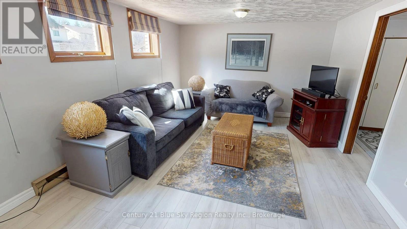 25 CARRIAGE CRESCENT - 30