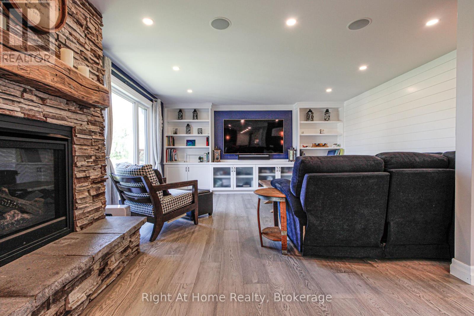 367 GOLF CLUB ROAD - 9