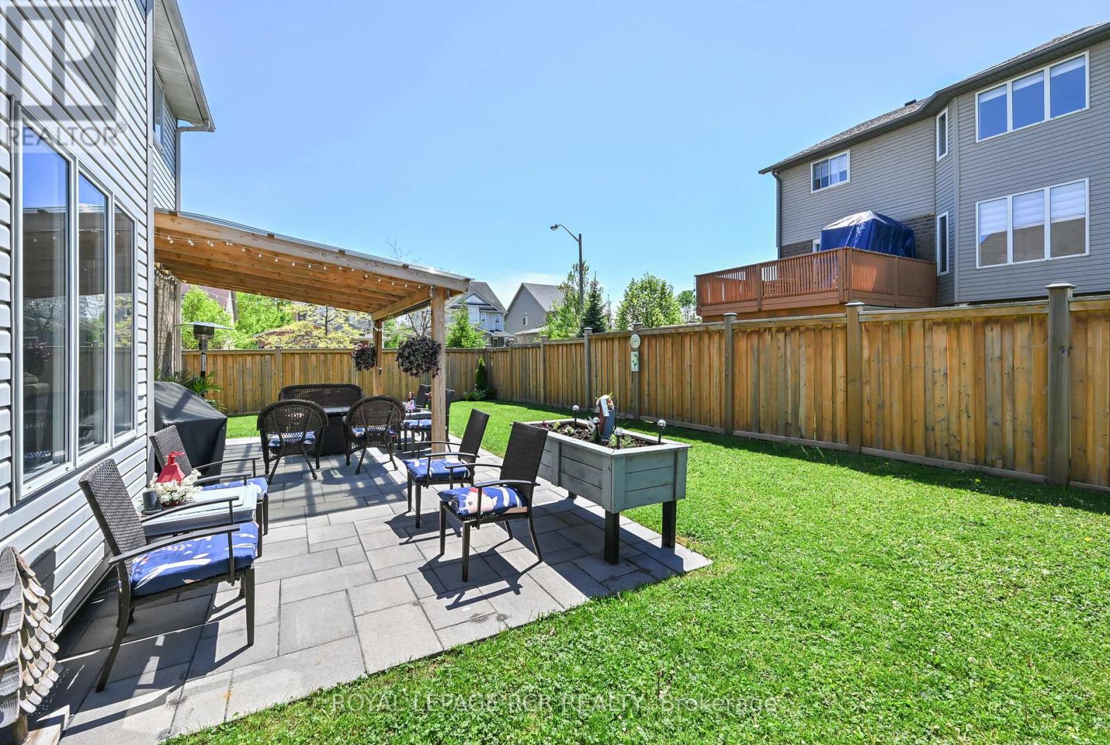 399 RINTOUL CRESCENT - 36